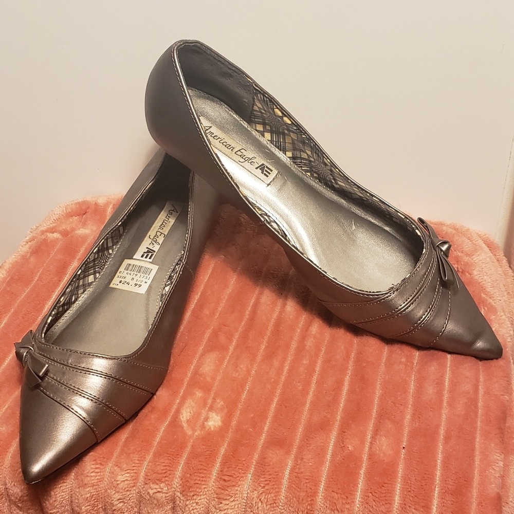 Shoes - Picture 3 of 4